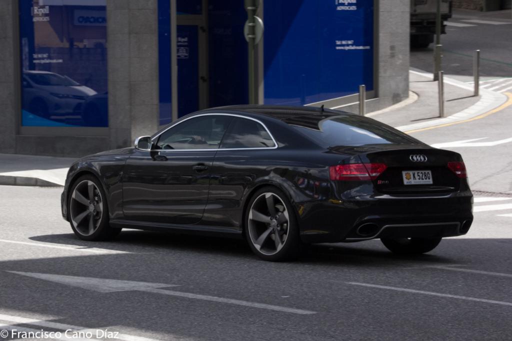 475865AUDIRS52650.jpg