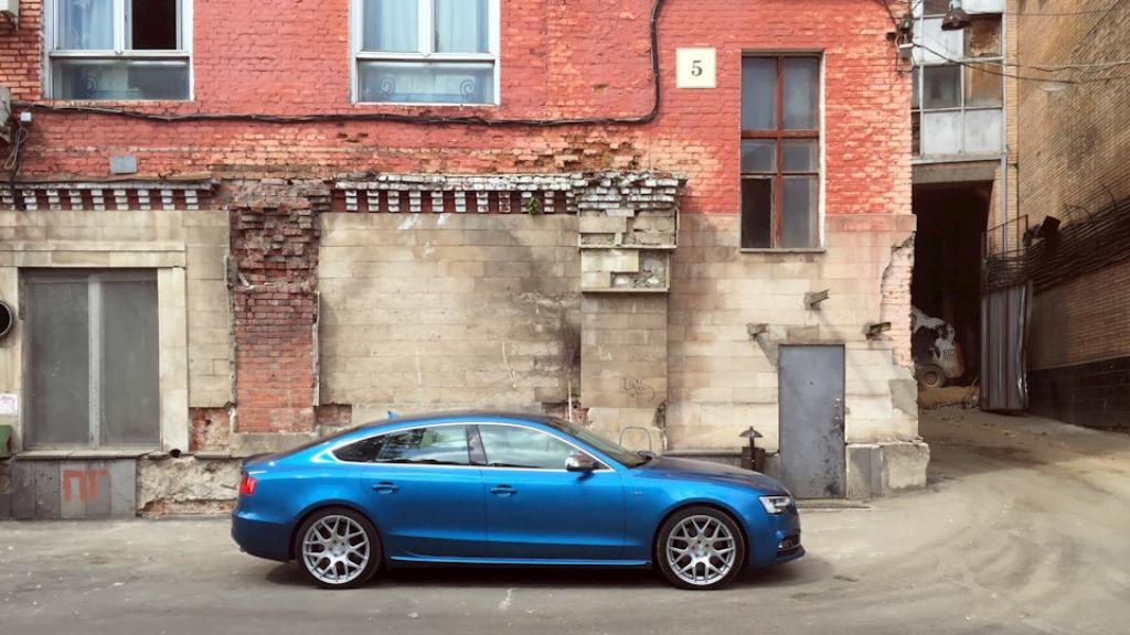 477199807S5SPORTBACK.jpg