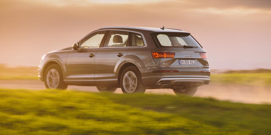 477602Q7MK2408.jpg