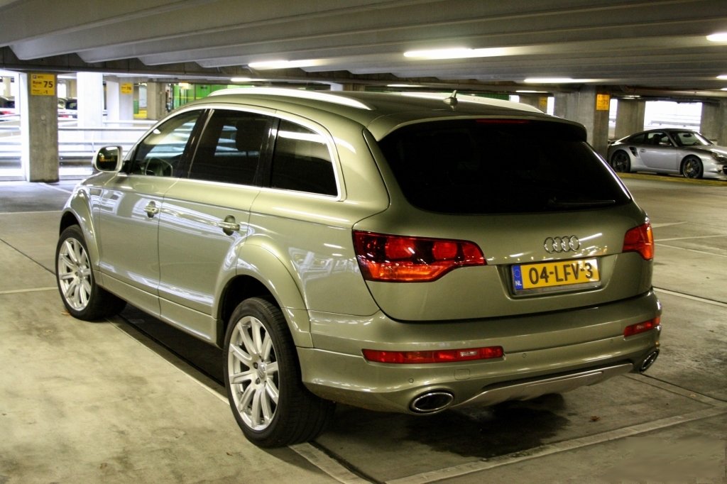 477917521Q7V12.jpg