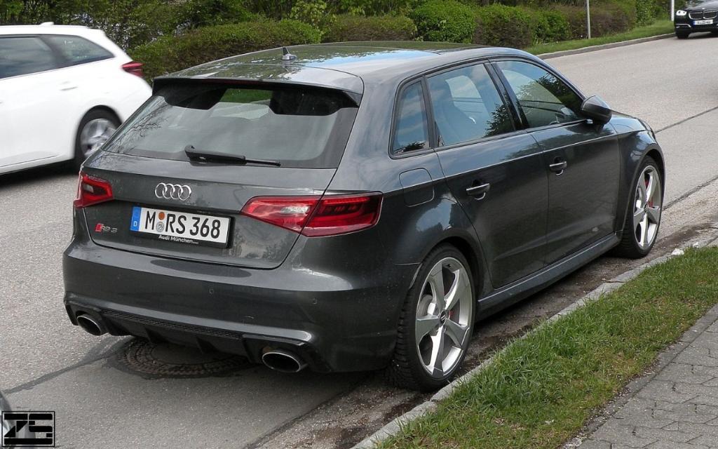 478757RS38V2502.jpg