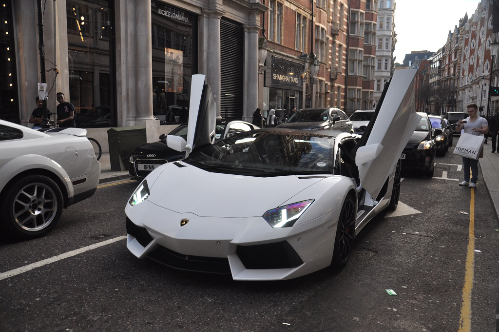 478894911LAMBORGHINIAVENTADOR.jpg