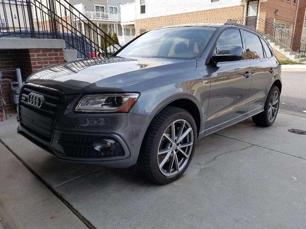 478936AUDISQ52307.jpg