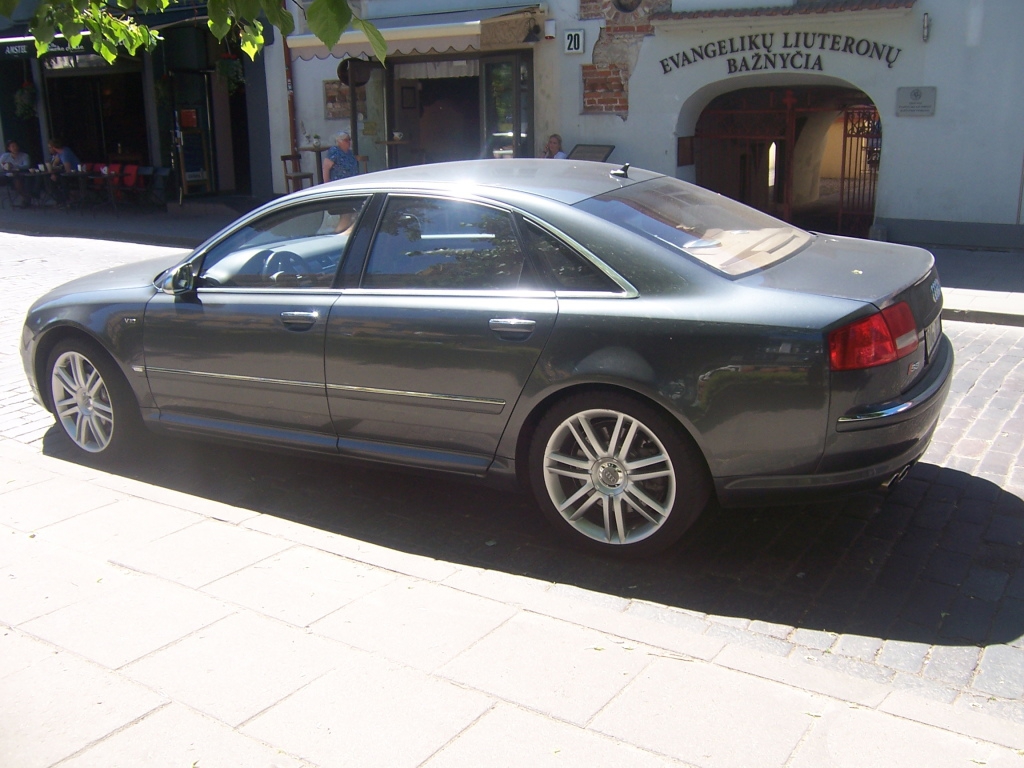 4805411447S8D3.jpg