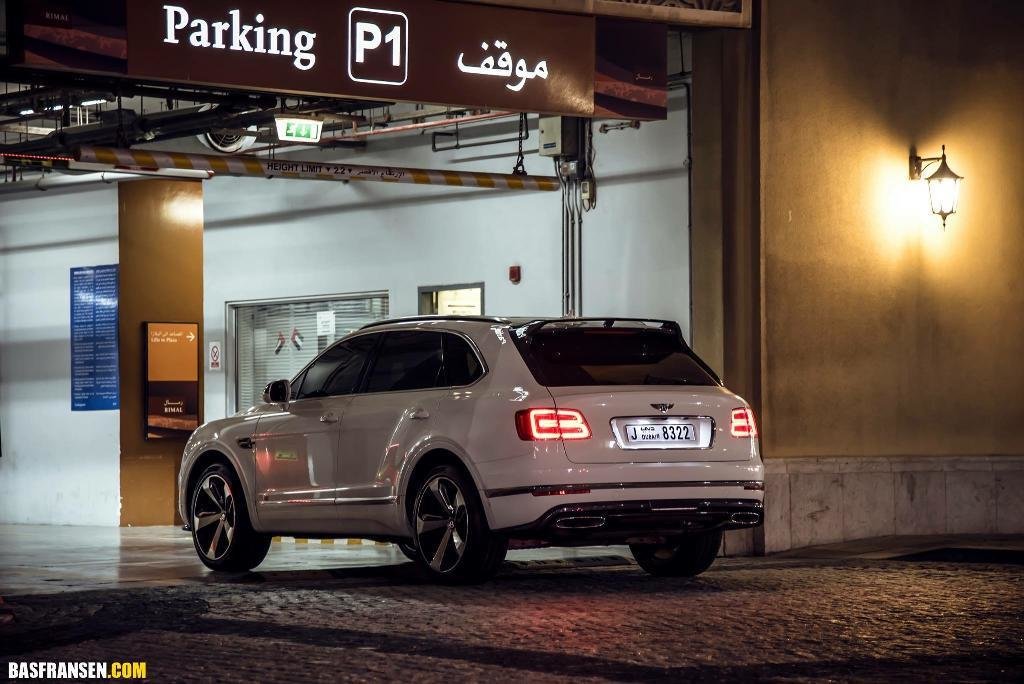481273BENTAYGA0420.jpg