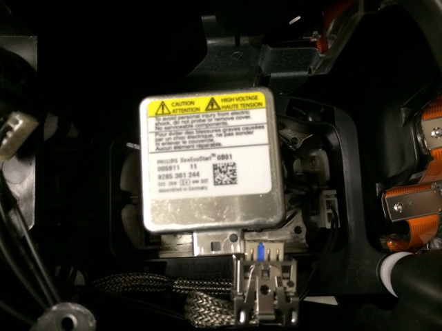 48237120150329ChangementXenonAudiQ716.jp