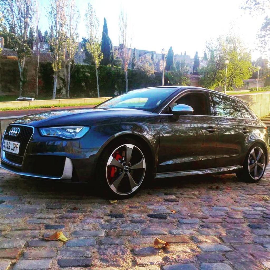 482956RS38V1690.jpg