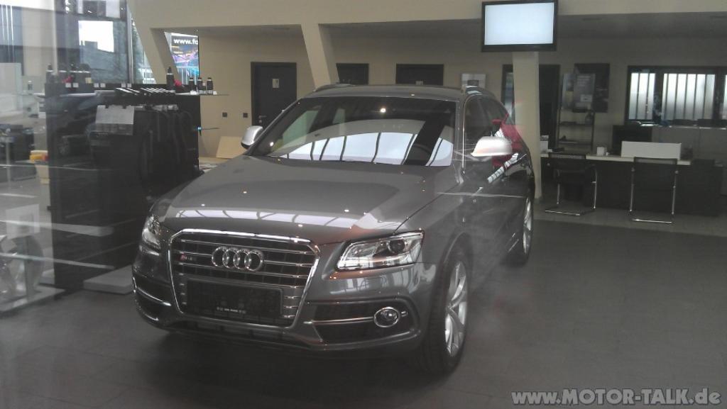 483118AUDISQ5153.jpg
