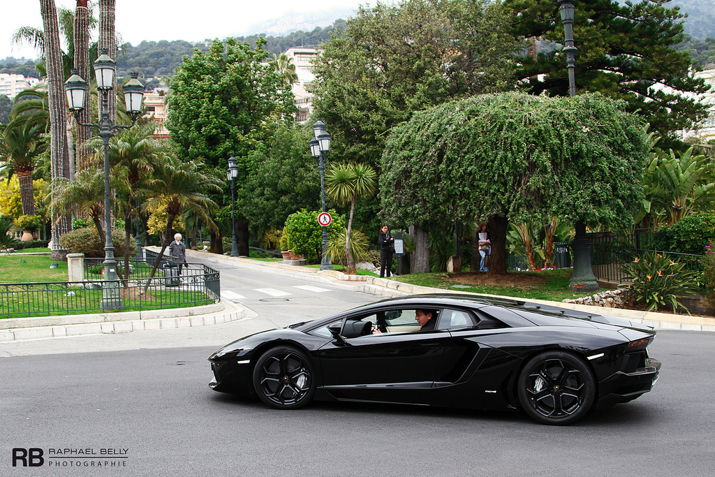 483219401LAMBORGHINIAVENTADORESQUIROU.jpg