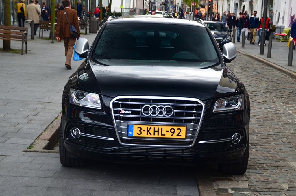 484124AUDISQ5509.jpg
