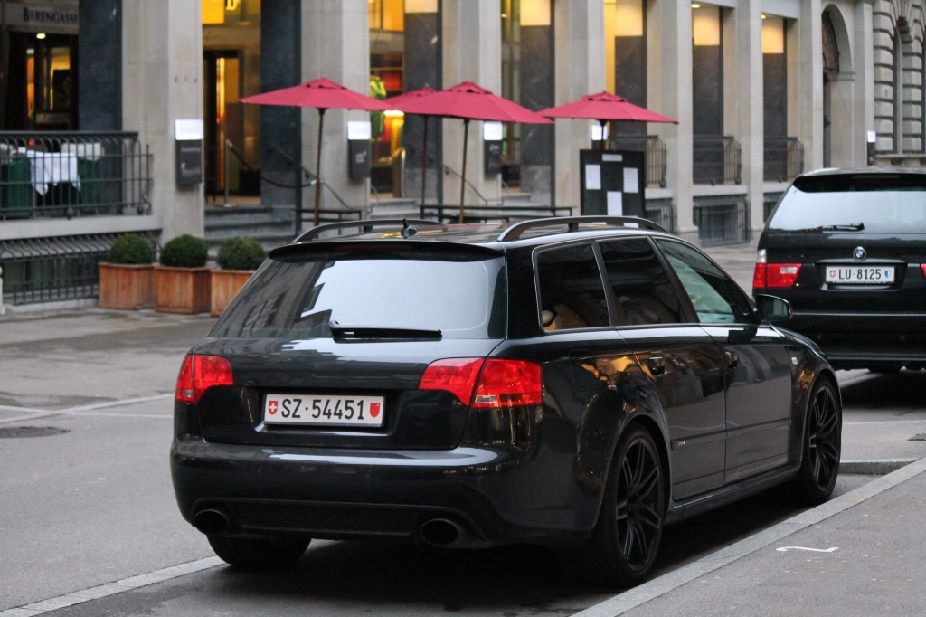 484969AUDIRS41210.jpg