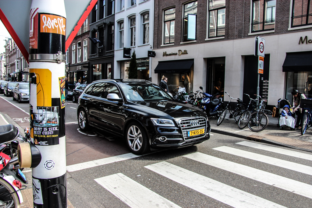 485549AUDISQ5385.jpg