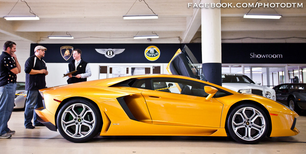 487811198LAMBORGHINIAVENTADORESQUIROU.jpg