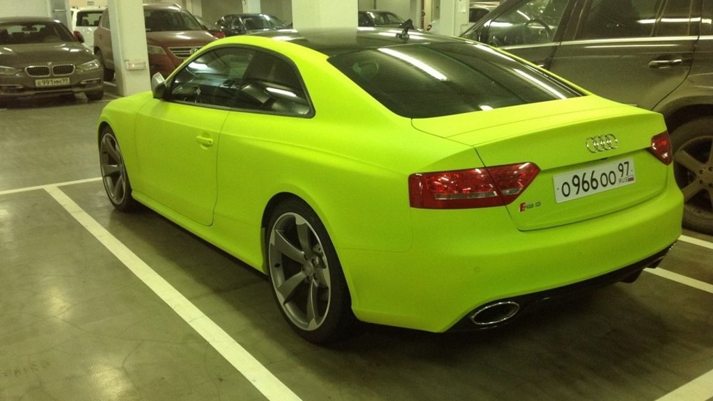 489688AUDIRS5650.jpg