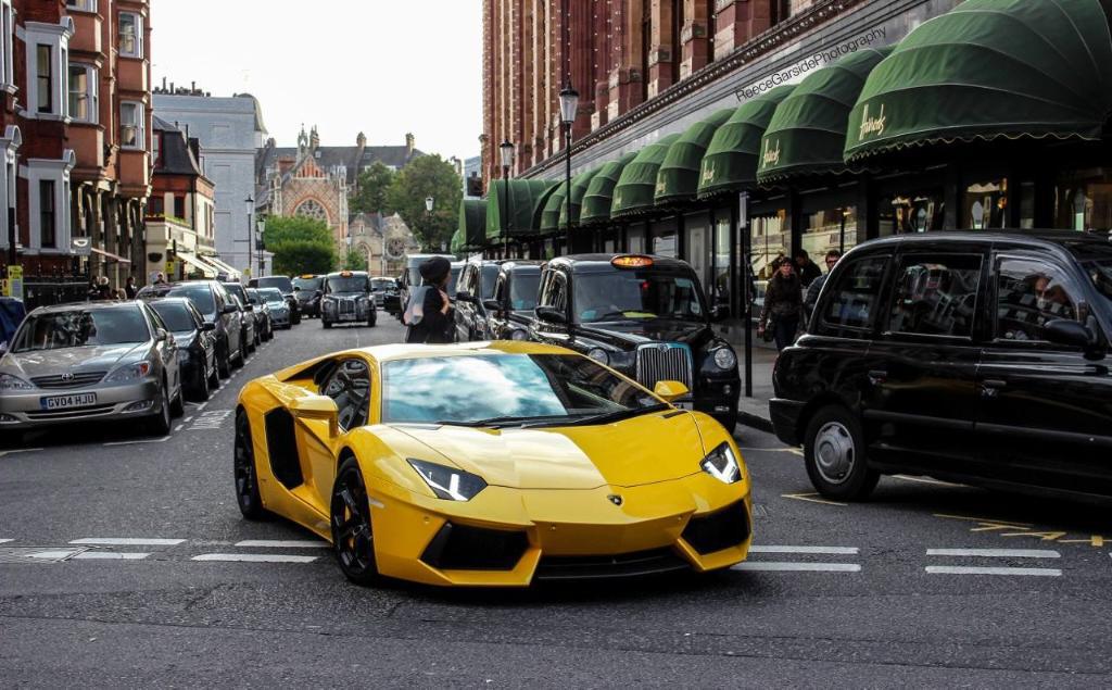 490108939LAMBORGHINIAVENTADOR.jpg