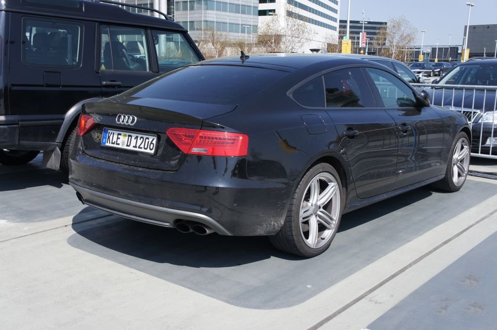 490733187S5SPORTBACK.jpg