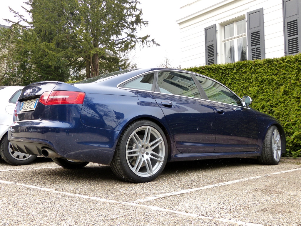 492570RS6709.jpg