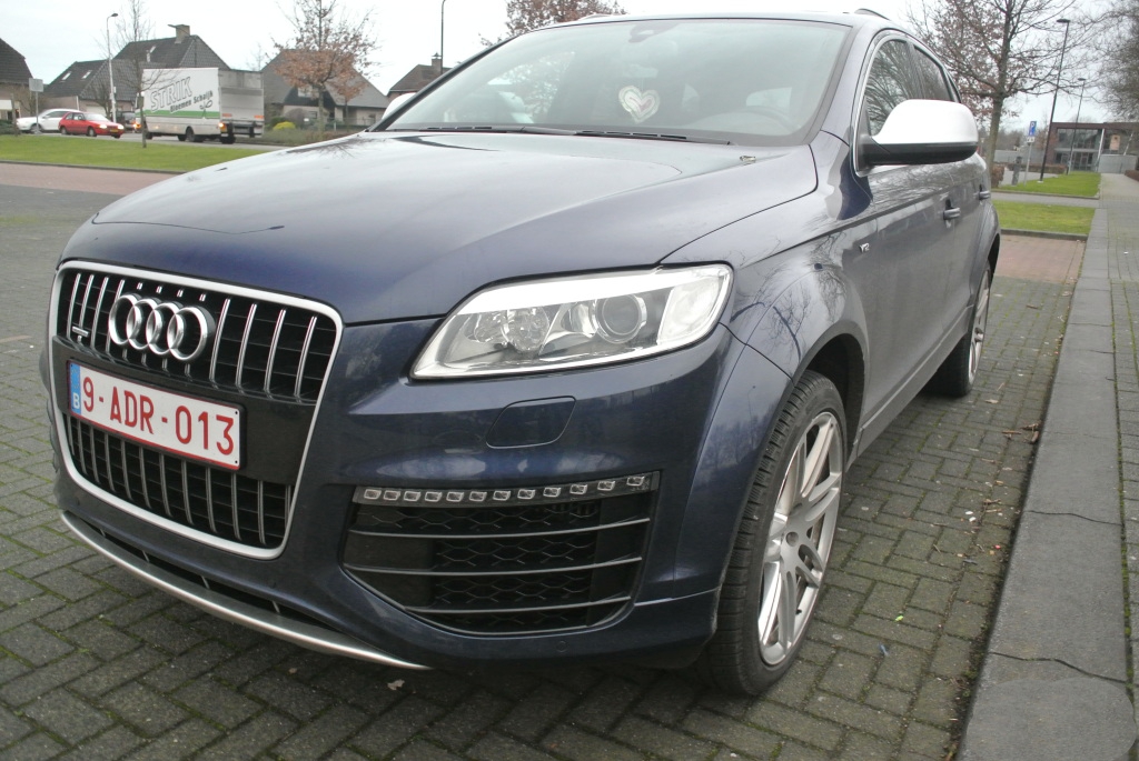 493875992Q7V12.jpg