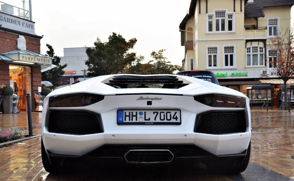 494665069LAMBORGHINIAVENTADORESQUIROU.jpg