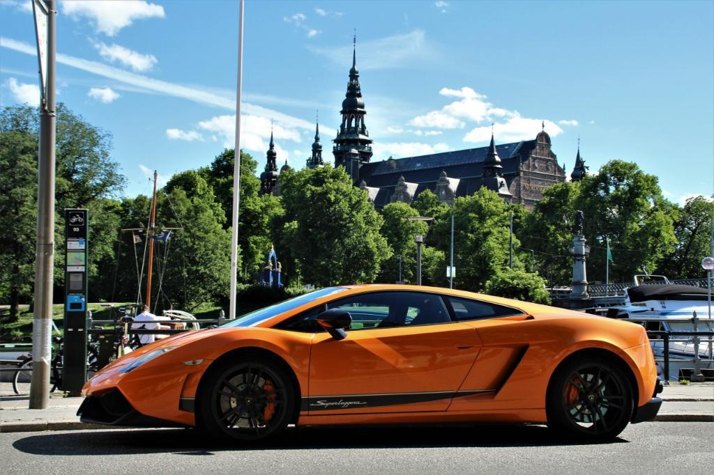 4946891405LAMBORGHINI570.jpg