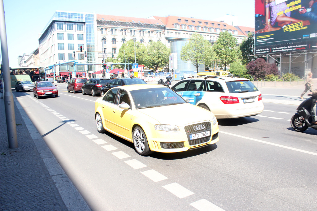 494758AUDIRS4840.jpg