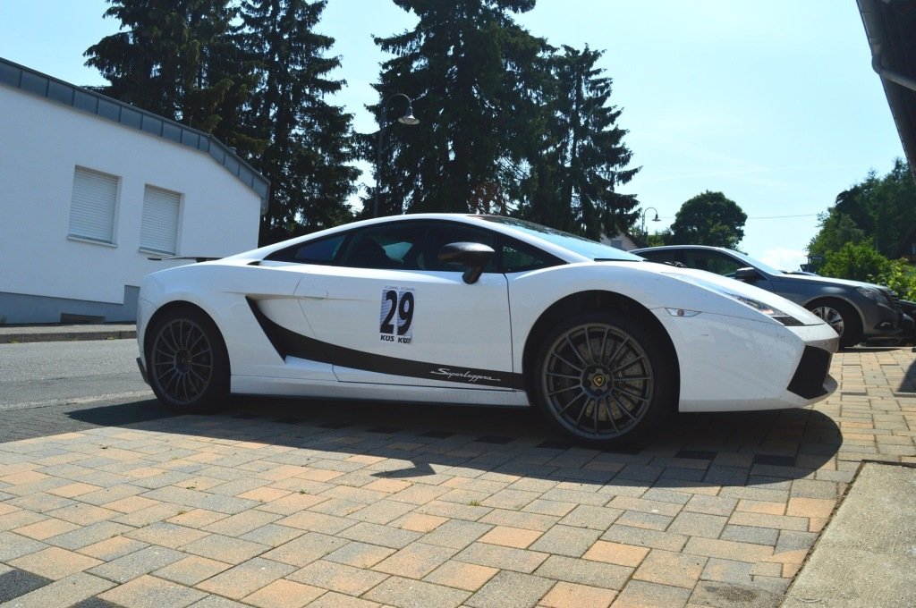 494944980LAMBORGHINI570.jpg