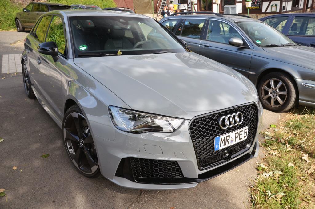 495984RS38V1563.jpg