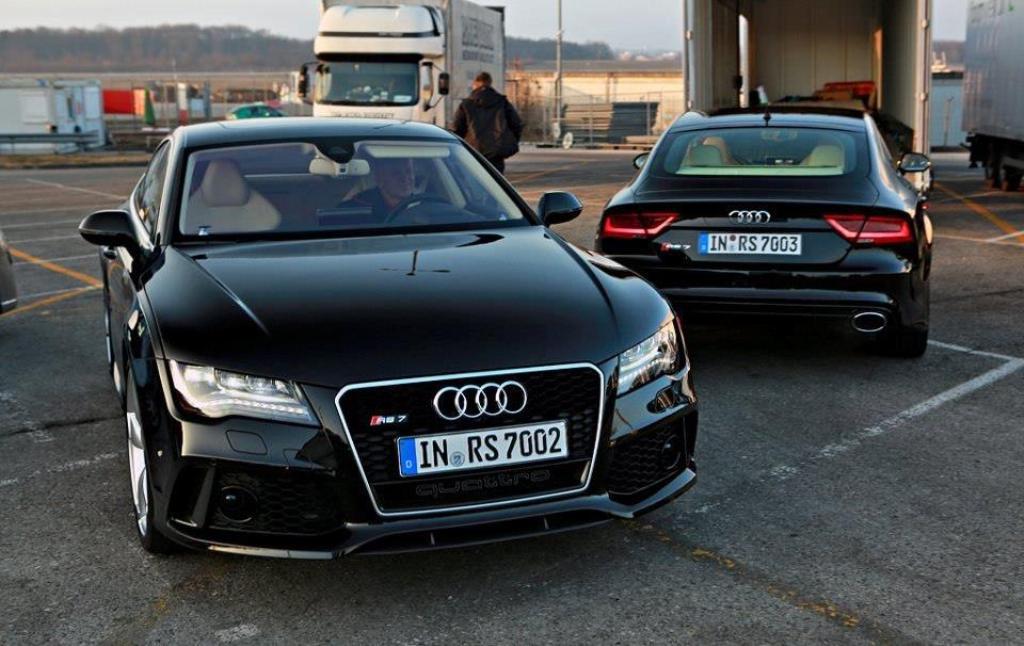 496373RS7057.jpg