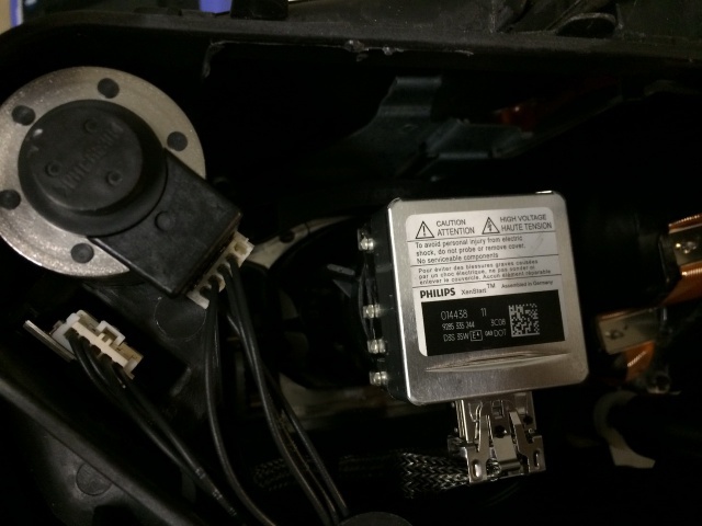 49705520150329ChangementXenonAudiQ719.jp
