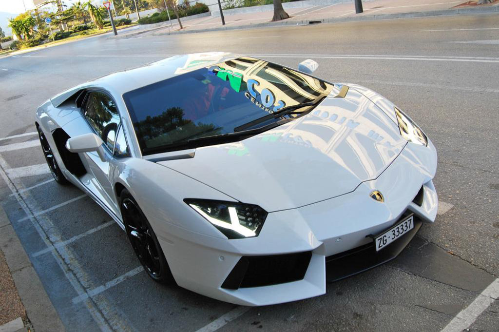 498771205LAMBORGHINIAVENTADORESQUIROU.jpg