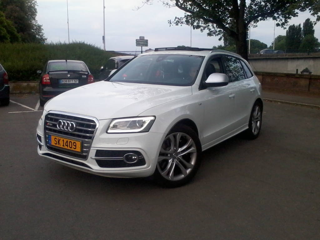 499272AUDISQ5668.jpg