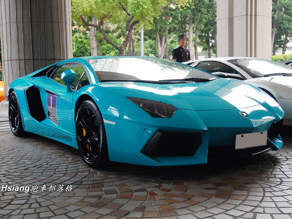 499692054LAMBORGHINIAVENTADORESQUIROU.jpg
