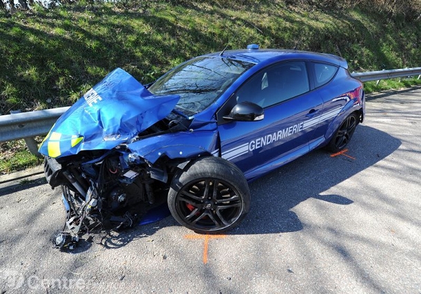 accident-megane-rs-gendarmerie-1.jpg?45e
