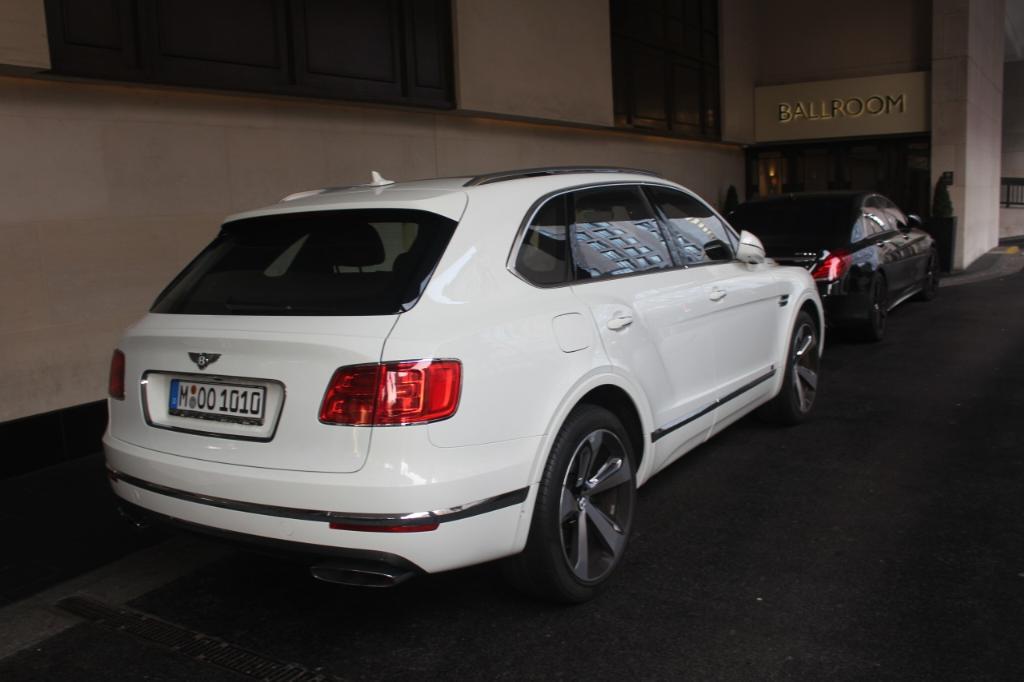 501484BENTAYGA0493.jpg