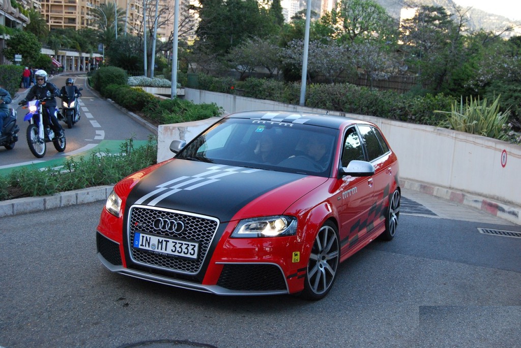 502322259RS3ESQUIROU.jpg