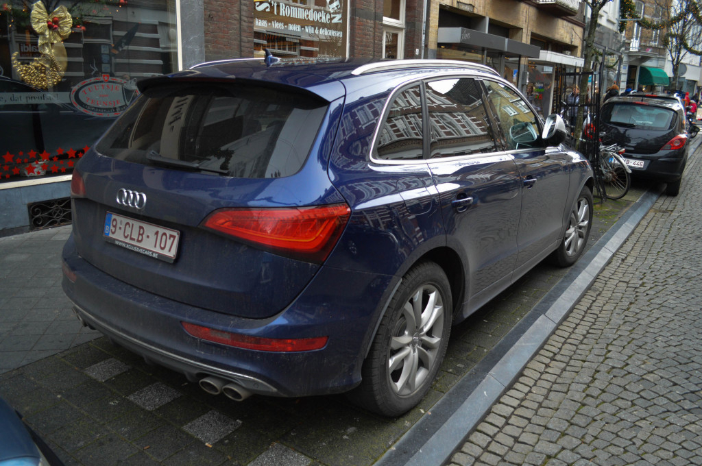 504143AUDISQ5905.jpg