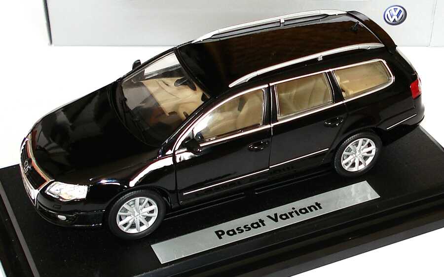 1zu24_VW_Passat_Variant_2005_deepblack-perleffekt_VW_Gartex_3C9099303C9X_15089_01.JPG