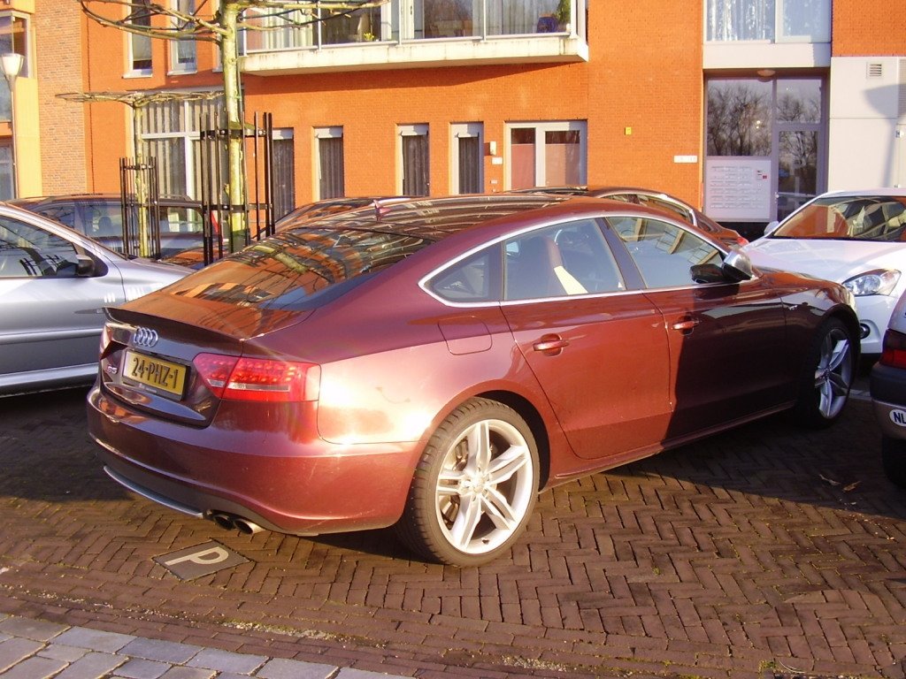 505981265S5SPORTBACK.jpg