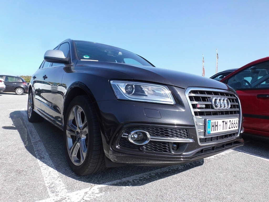 507255AUDISQ5804.jpg