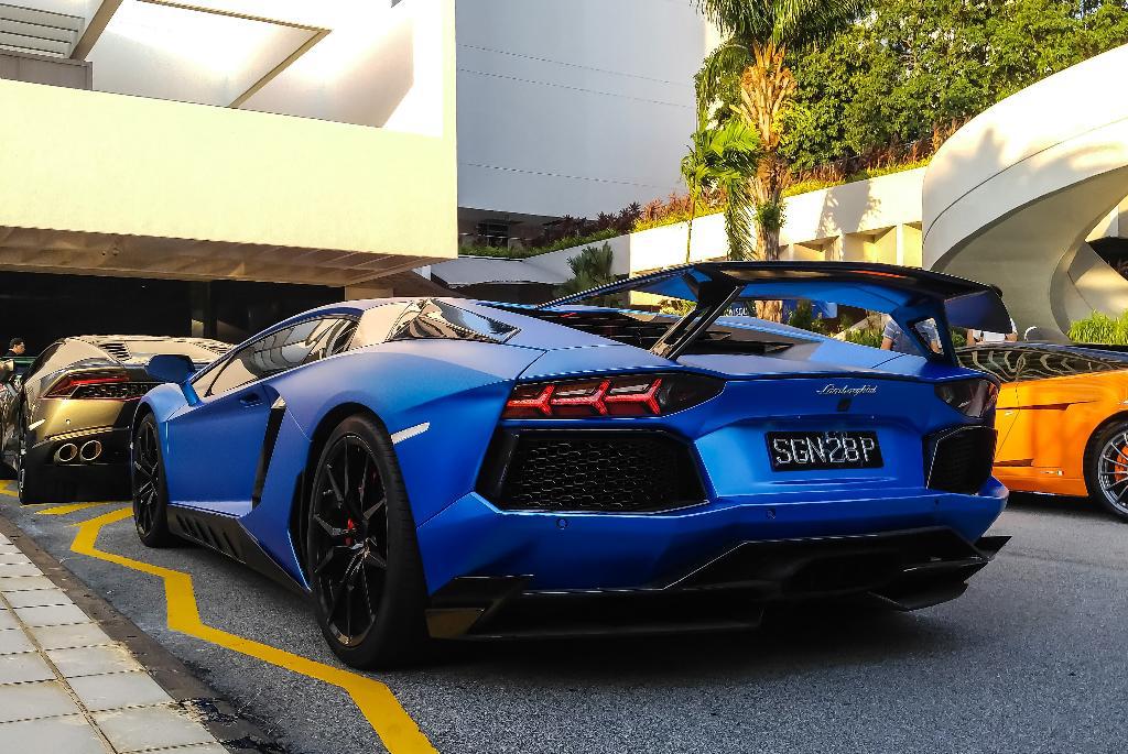 5078254202LAMBORGHINIAVENTADOR.jpg