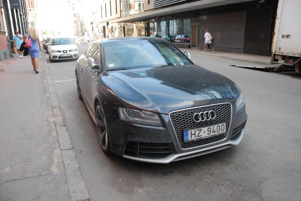 509695AUDIRS52665.jpg