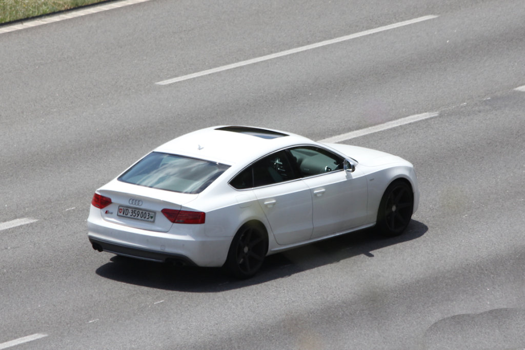 511049350S5SPORTBACK.jpg