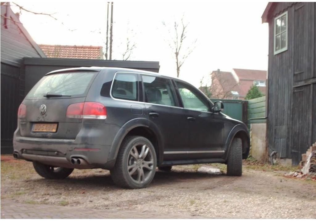 511571W12TOUAREG419.jpg