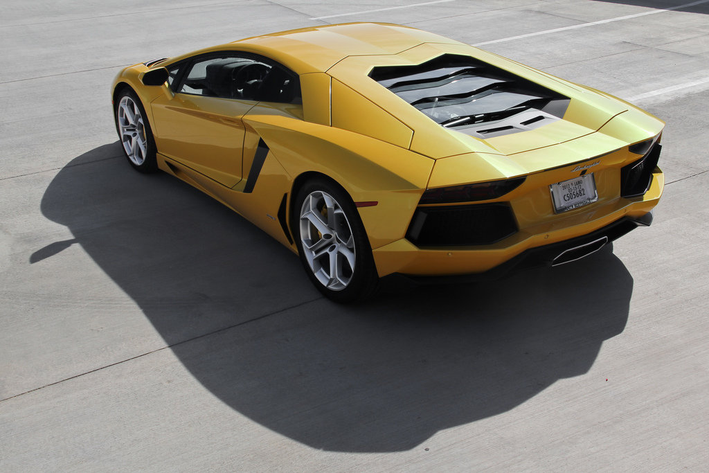 511914305LAMBORGHINIAVENTADORESQUIROU.jpg