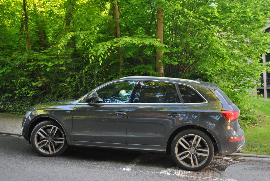 512411AUDISQ5500.jpg
