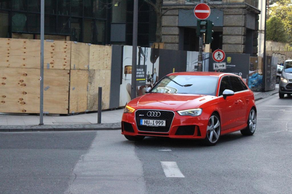 513083RS38V2124.jpg