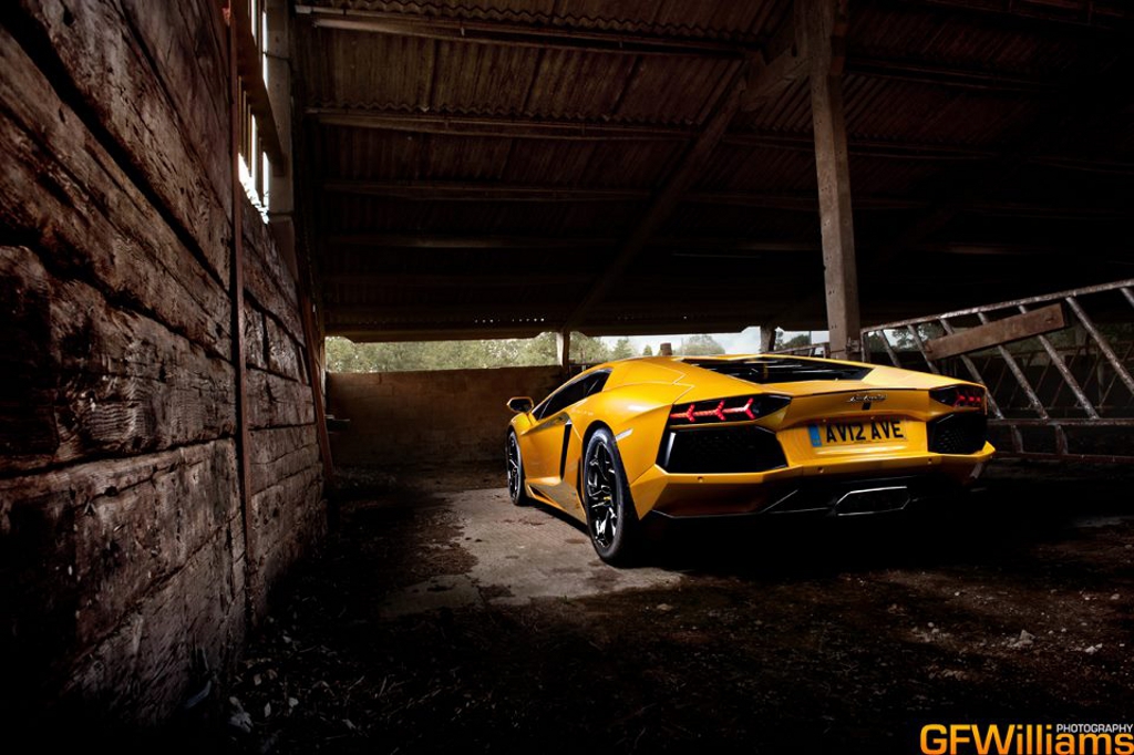 513110602LAMBORGHINIAVENTADORESQUIROU.jpg