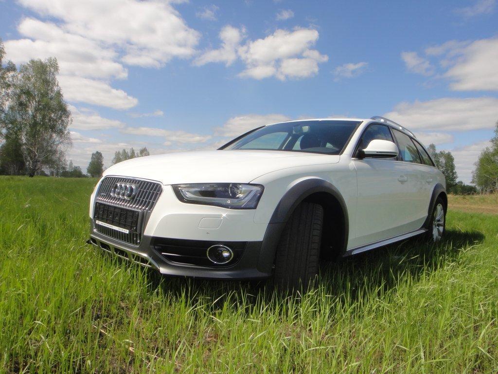 514262996AUDIA4ALLROAD.jpg