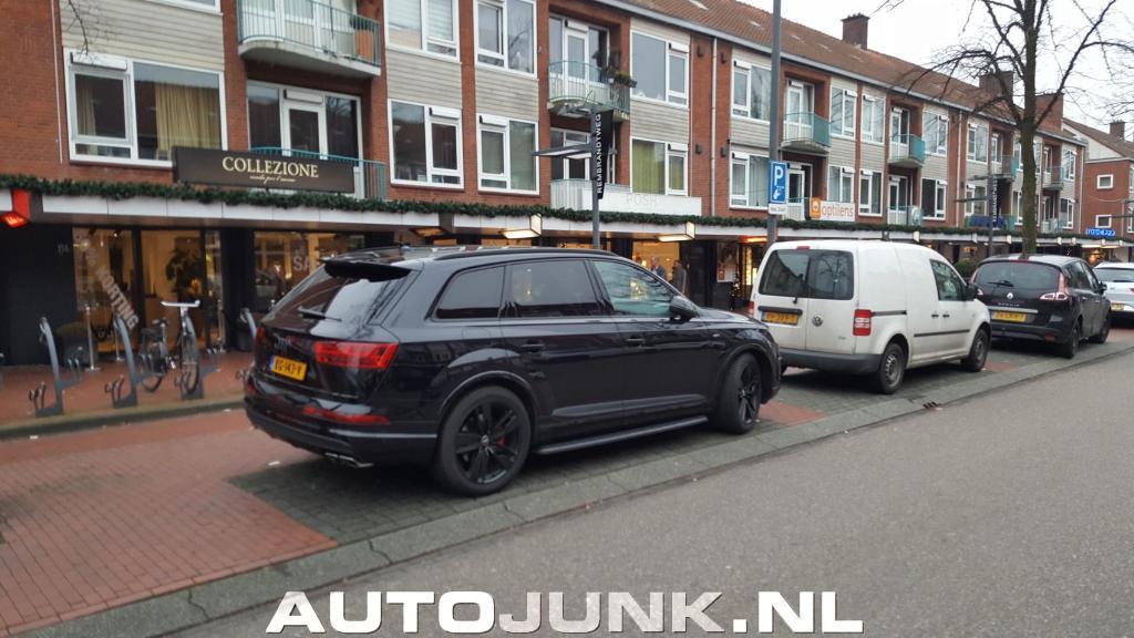 515220AUDISQ70498.jpg
