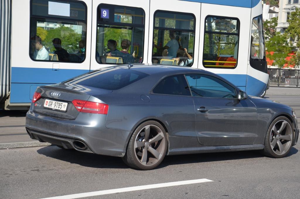 516282AUDIRS53100.jpg
